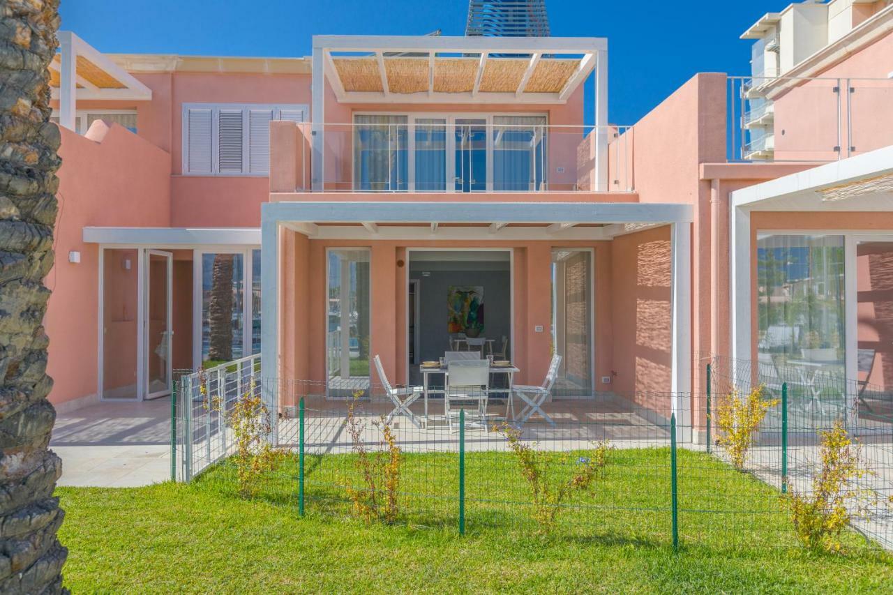 Residence Delfino, Portorosa Furnari Ngoại thất bức ảnh