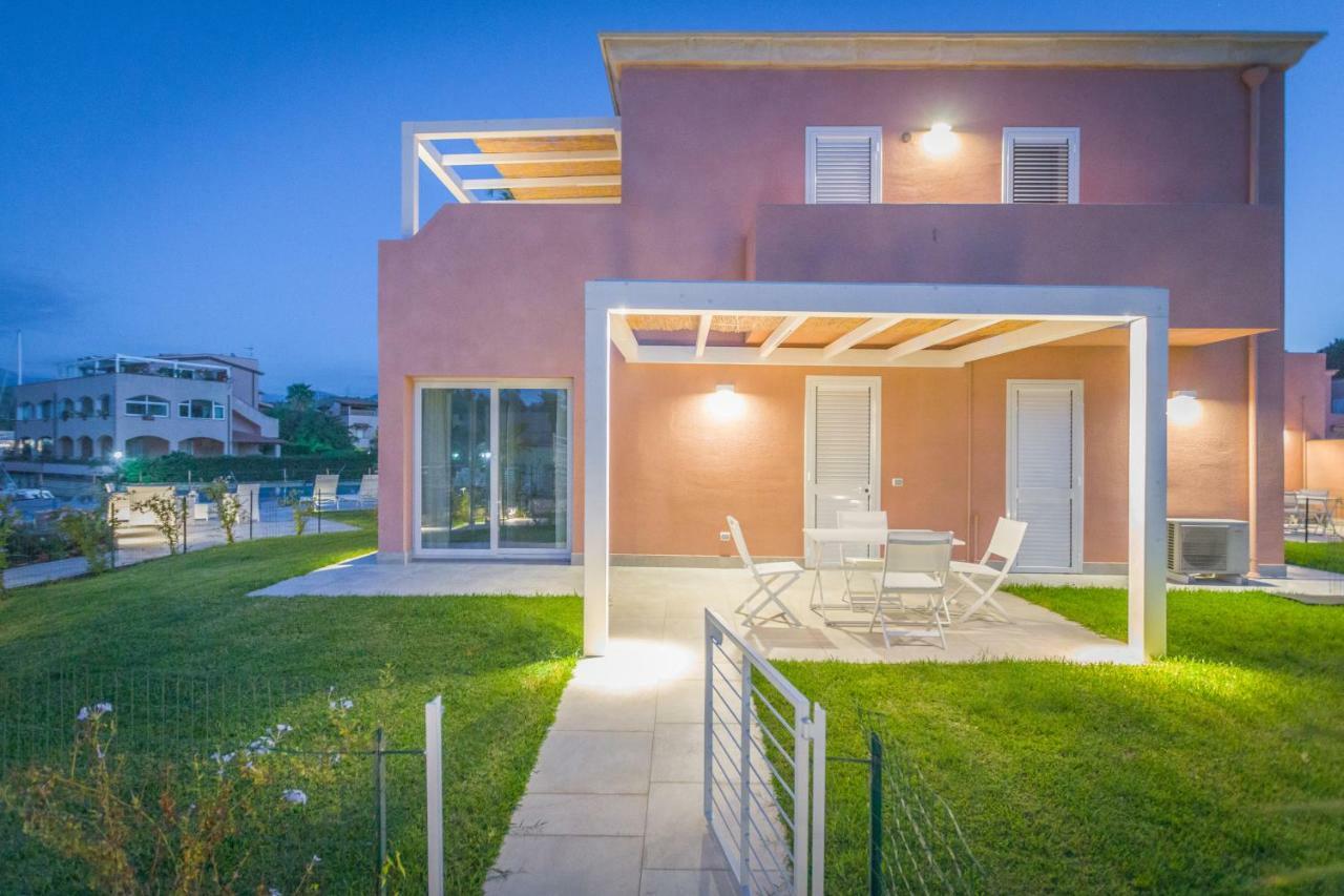 Residence Delfino, Portorosa Furnari Ngoại thất bức ảnh